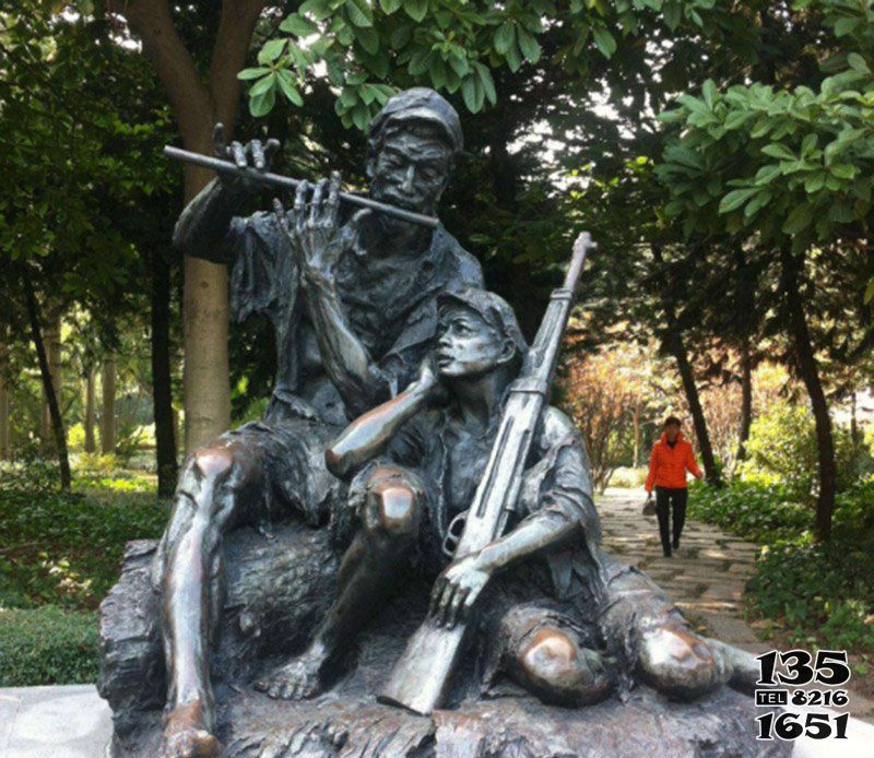 八路軍雕塑-公園玻璃鋼趴著聽號角的八路軍雕塑 八路軍雕塑-公園玻璃鋼趴著聽號角的八路軍雕塑高清圖片