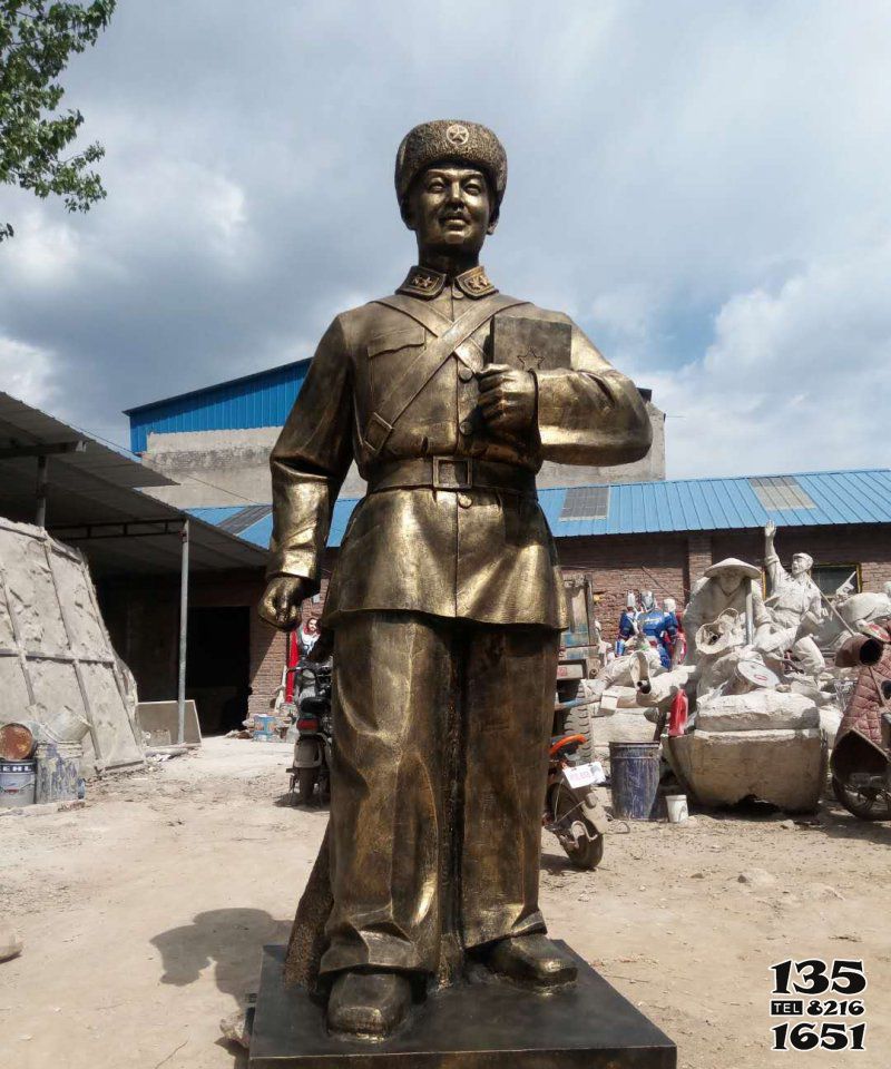 八路軍雕塑-廣場銅雕抱著書籍的八路軍雕塑 八路軍雕塑-廣場銅雕抱著書籍的八路軍雕塑
