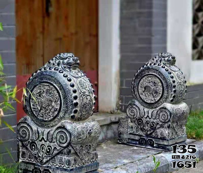 抱鼓石門墩雕塑-古宅門口仿古做舊抱鼓石鎮宅石門墩 抱鼓石門墩雕塑-古宅門口仿古做舊抱鼓石鎮宅石門墩高清圖片