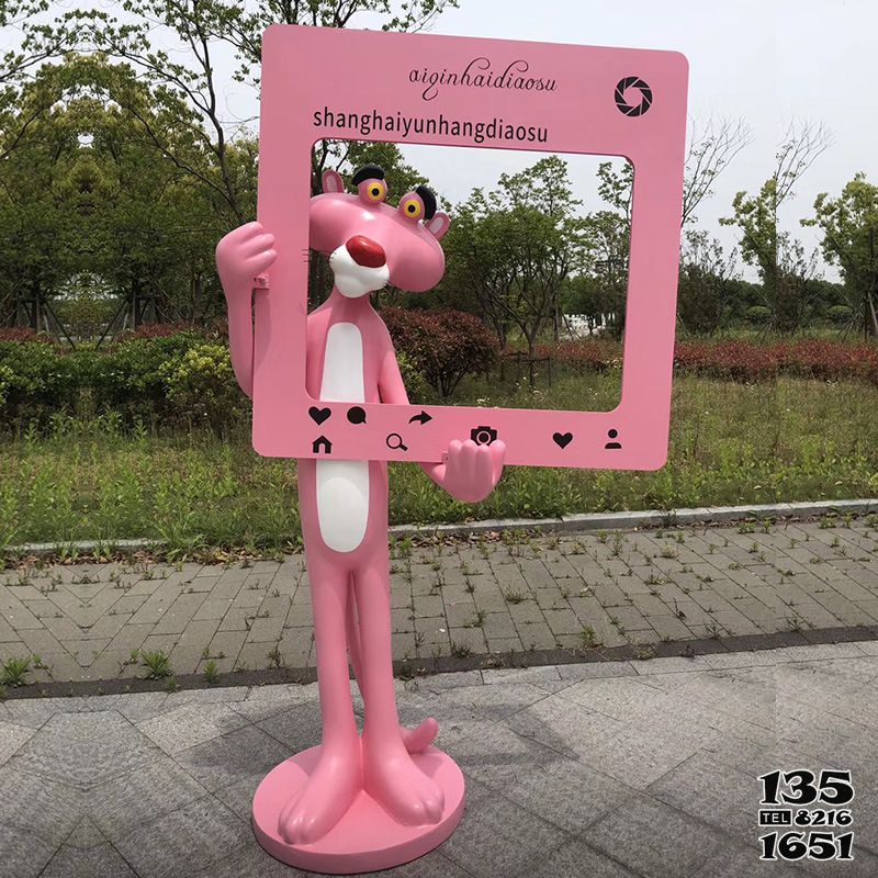 豹子雕塑-公園玻璃鋼創(chuàng)意照相粉色頑皮豹 豹子雕塑-公園玻璃鋼創(chuàng)意照相粉色頑皮豹高清圖片