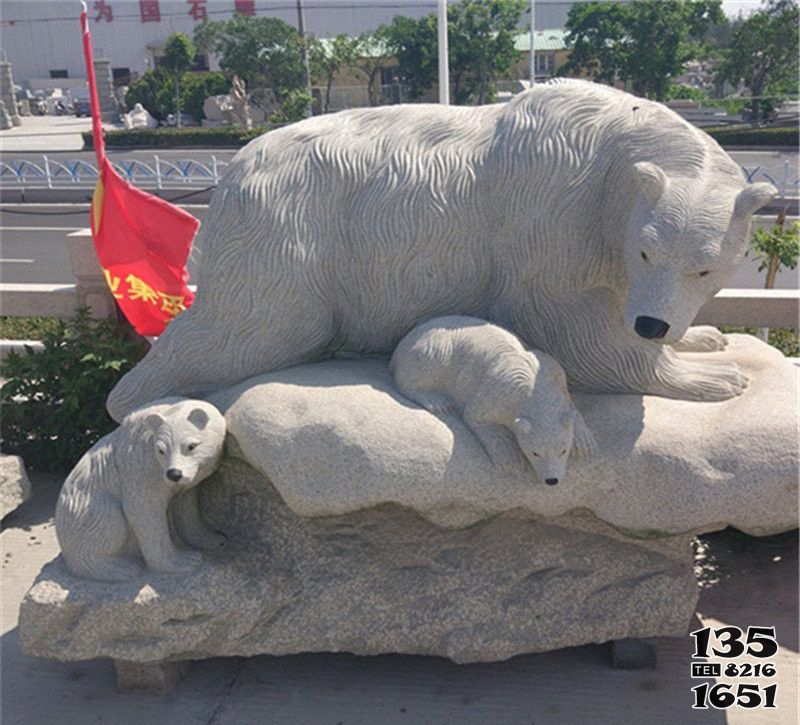 北極熊雕塑-街道邊公園里擺放的一大兩小玻璃鋼創意北極熊雕塑 北極熊雕塑-街道邊公園里擺放的一大兩小玻璃鋼創意北極熊雕塑高清圖片