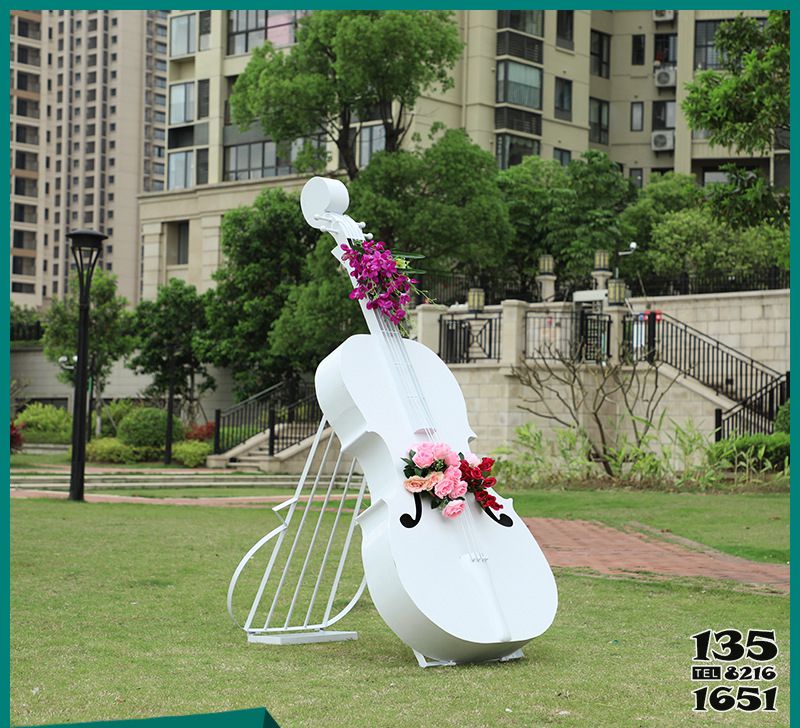 大提琴雕塑-公園景區玻璃鋼創意白色大提琴雕塑 大提琴雕塑-公園景區玻璃鋼創意白色大提琴雕塑高清圖片