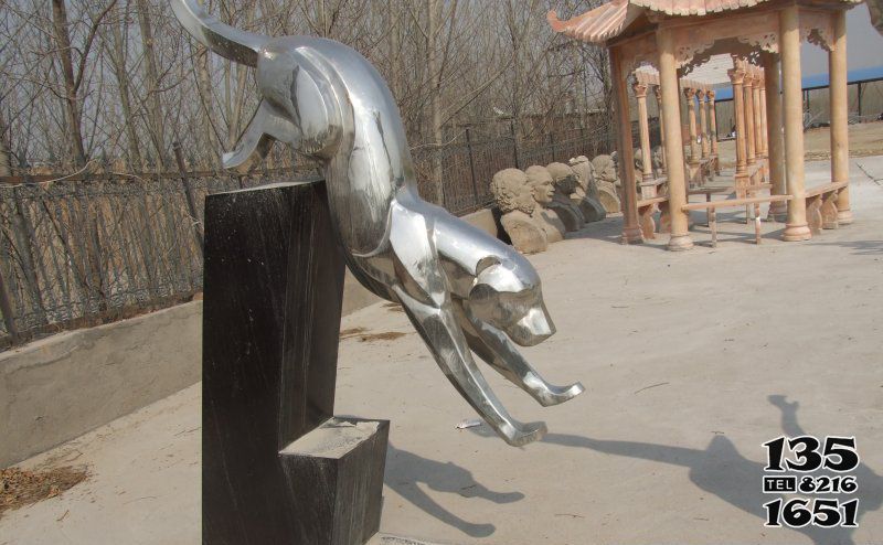 豹子雕塑-不銹鋼鏡面跳躍噴漆豹子雕塑 豹子雕塑-不銹鋼鏡面跳躍噴漆豹子雕塑高清圖片