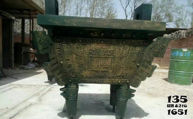 鼎雕塑-景區寺廟青銅器浮雕鎮宅鼎雕塑 鼎雕塑-景區寺廟青銅器浮雕鎮宅鼎雕塑高清圖片
