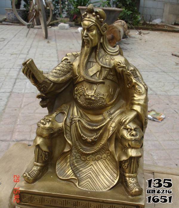 關公雕塑-景區大型不銹鋼仿銅坐著看書的關公雕塑 關公雕塑-景區大型不銹鋼仿銅坐著看書的關公雕塑