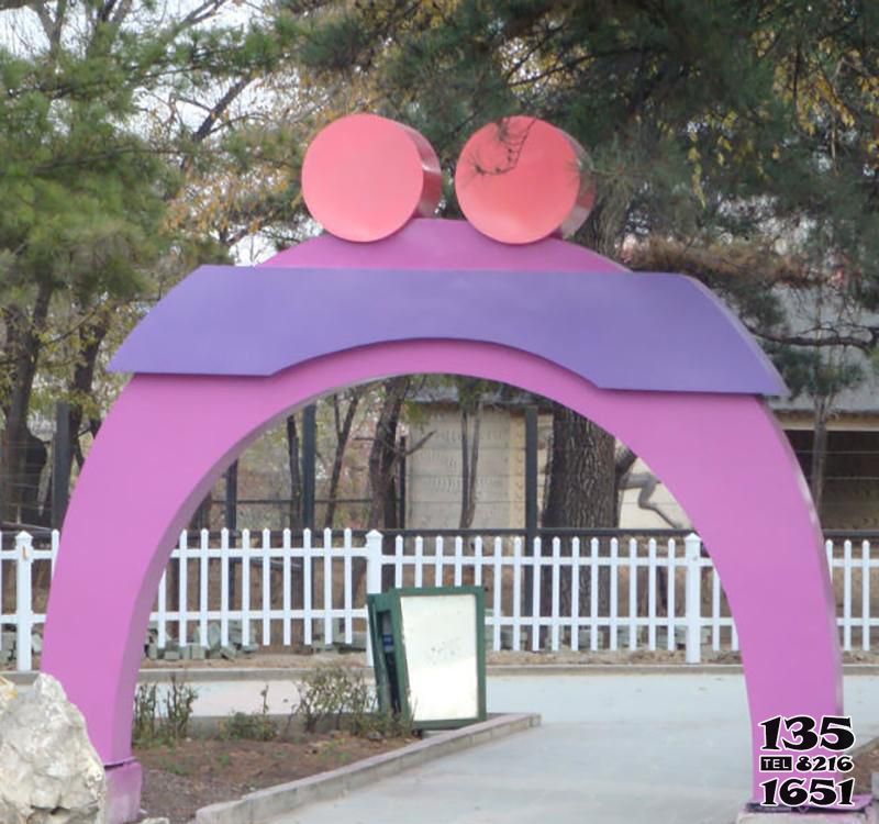愛心雕塑-公園創(chuàng)意抽象玻璃鋼愛心雕塑 愛心雕塑-公園創(chuàng)意抽象玻璃鋼愛心雕塑高清圖片