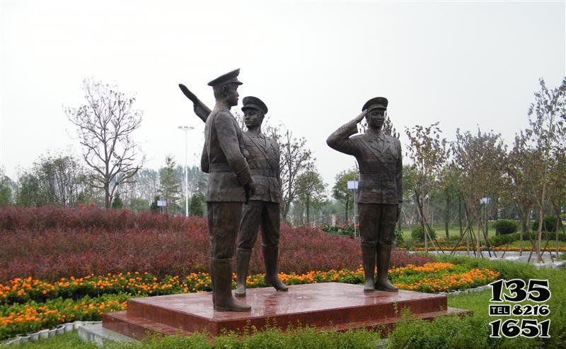 警察雕塑-公園大型仿真人物雕塑景觀敬禮的警察雕塑 警察雕塑-公園大型仿真人物雕塑景觀敬禮的警察雕塑高清圖片