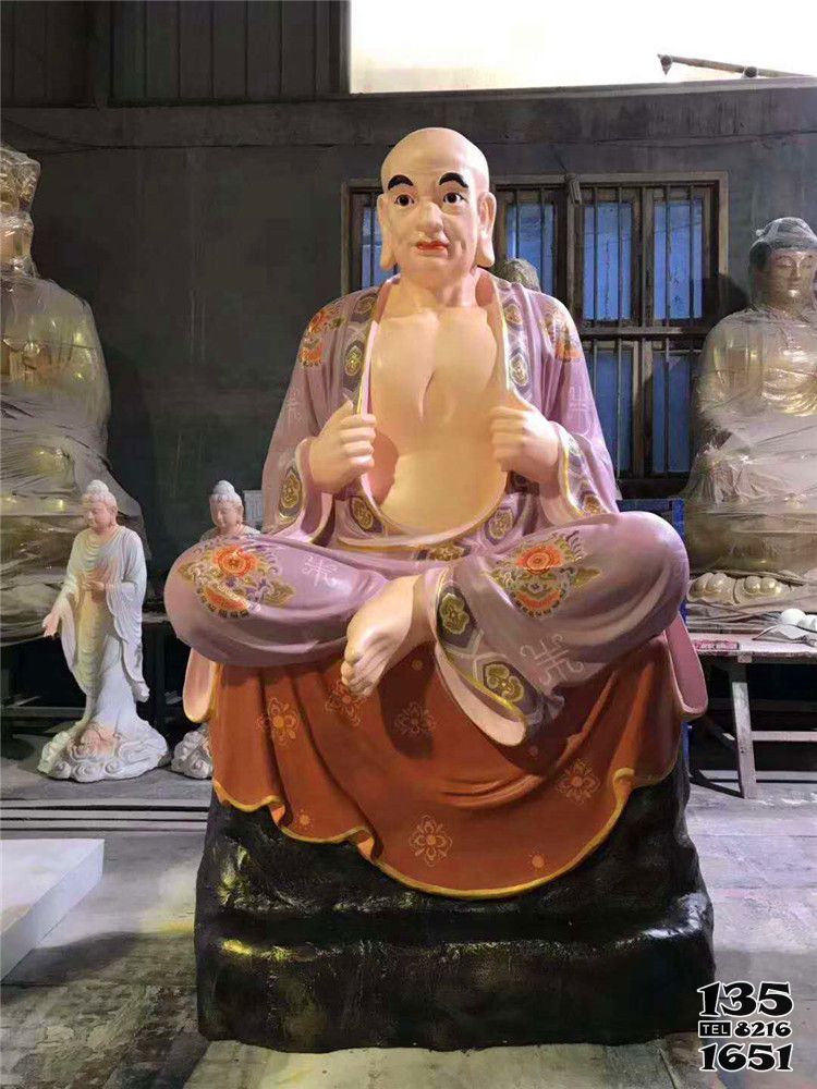 十八羅漢雕塑-玻璃鋼彩繪手抓衣服的十八羅漢雕塑