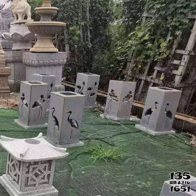 燈籠雕塑-太陽能石燈庭院草坪裝飾大理石落地?zé)艋\雕塑 燈籠雕塑-太陽能石燈庭院草坪裝飾大理石落地?zé)艋\雕塑高清圖片