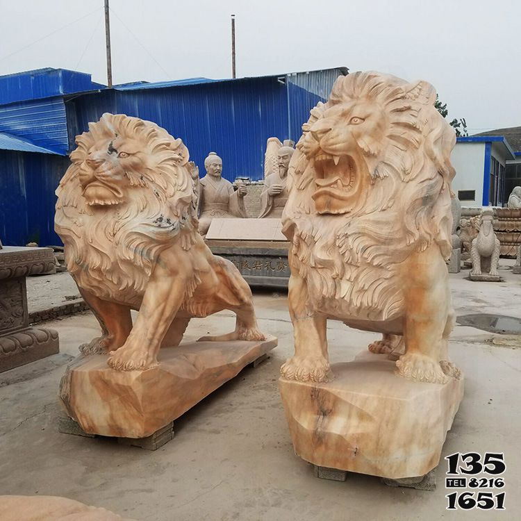 獅子雕塑-景區大型晚霞紅石雕行走的石獅子雕塑 獅子雕塑-景區大型晚霞紅石雕行走的石獅子雕塑高清圖片