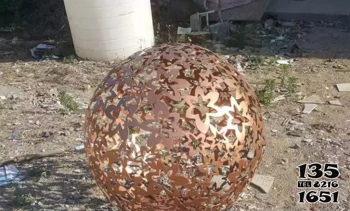 地球儀雕塑-公園別墅不銹鋼創意鏤空噴金烤金室內裝飾品擺件 地球儀雕塑-公園別墅不銹鋼創意鏤空噴金烤金室內裝飾品擺件高清圖片