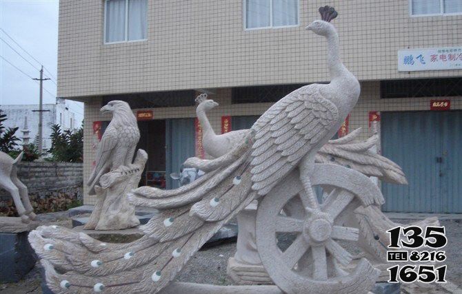 孔雀雕塑-街道邊三只選美的漢白玉石雕創(chuàng)意孔雀雕塑 孔雀雕塑-街道邊三只選美的漢白玉石雕創(chuàng)意孔雀雕塑高清圖片