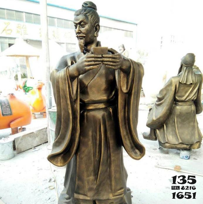 劉備雕塑-校園擺放軍事家劉關張桃園三結義玻璃鋼噴漆雕塑 劉備雕塑-校園擺放軍事家劉關張桃園三結義玻璃鋼噴漆雕塑高清圖片