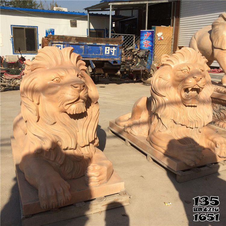 獅子雕塑-公園創(chuàng)意晚霞紅石雕一對(duì)看門(mén)的獅子雕塑 獅子雕塑-公園創(chuàng)意晚霞紅石雕一對(duì)看門(mén)的獅子雕塑高清圖片