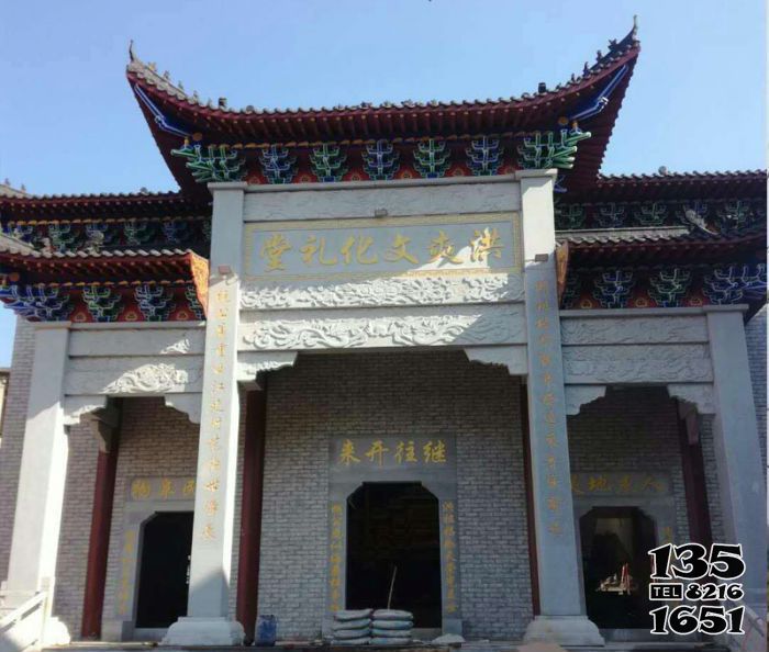 牌坊雕塑-禮堂景區(qū)三門斗拱漢白玉石柱牌樓雕塑 牌坊雕塑-禮堂景區(qū)三門斗拱漢白玉石柱牌樓雕塑高清圖片