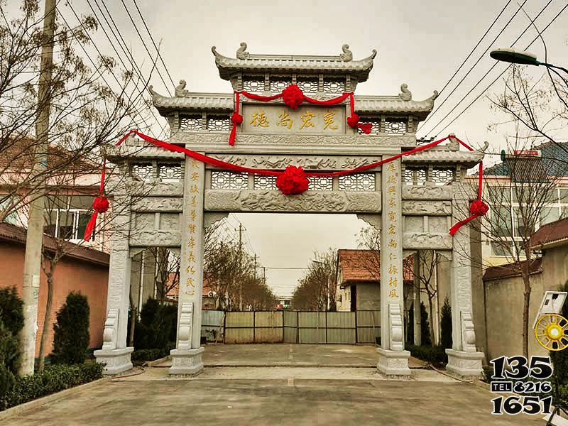 牌坊雕塑-農村小區門前擺放大理石三門五樓牌坊 牌坊雕塑-農村小區門前擺放大理石三門五樓牌坊高清圖片