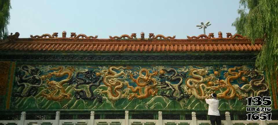 九龍壁雕塑-故宮景區彩繪九龍壁景觀-石雕塑 九龍壁雕塑-故宮景區彩繪九龍壁景觀-石雕塑高清圖片