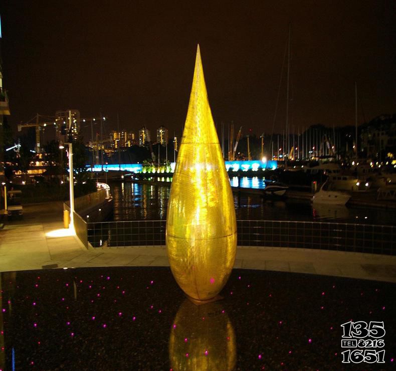 水滴雕塑-夜晚景區(qū)戶(hù)外照明裝飾黃色燈光水雕塑高清圖片