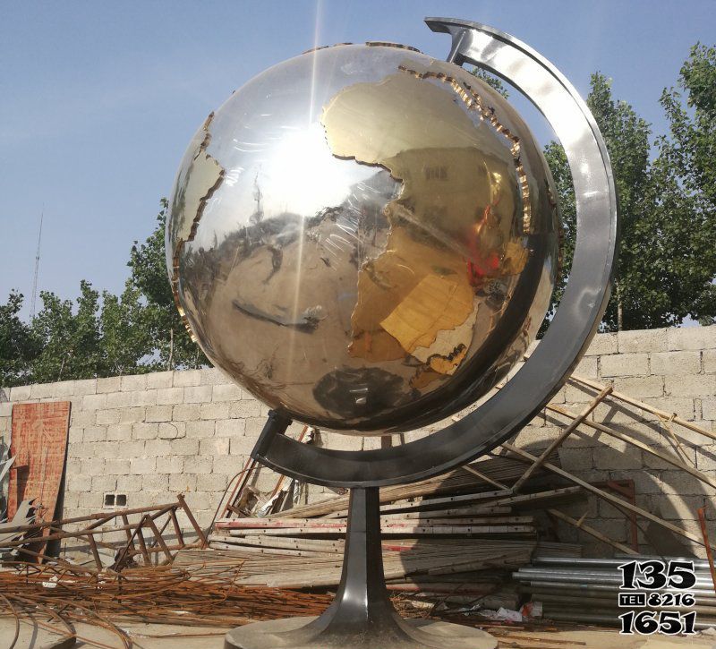 地球儀雕塑-不銹鋼鏡面創意校園裝飾品地球儀雕塑 地球儀雕塑-不銹鋼鏡面創意校園裝飾品地球儀雕塑高清圖片