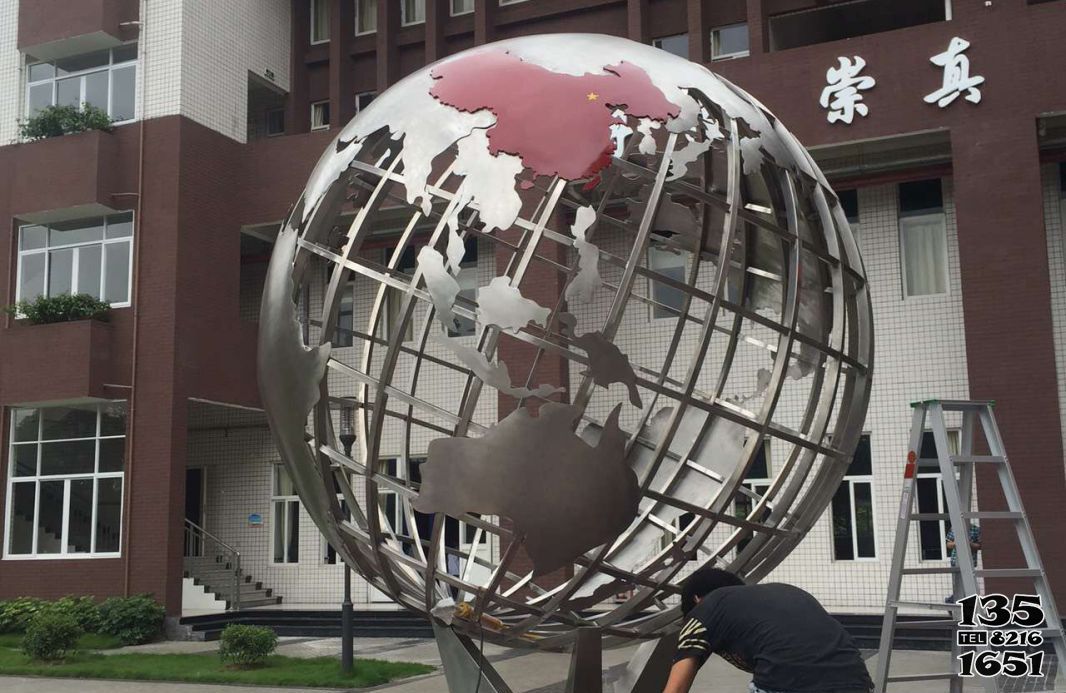 地球儀雕塑-街邊學校創意積極向上的不銹鋼地球儀雕塑 地球儀雕塑-街邊學校創意積極向上的不銹鋼地球儀雕塑高清圖片