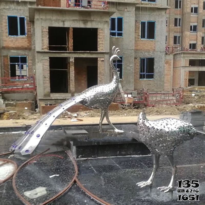 孔雀雕塑-街道擺放的不銹鋼鏤空孔雀雕塑 孔雀雕塑-街道擺放的不銹鋼鏤空孔雀雕塑高清圖片