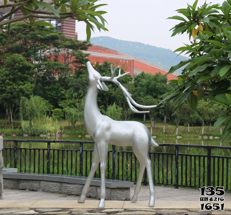 鹿雕塑-公園創(chuàng)意不銹鋼白鋼鹿雕塑 鹿雕塑-公園創(chuàng)意不銹鋼白鋼鹿雕塑高清圖片