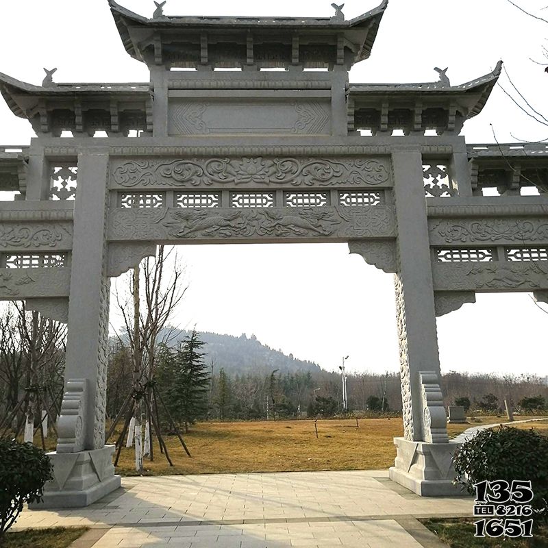 牌坊雕塑-景區公園廣場青石仿古三門石雕牌坊 牌坊雕塑-景區公園廣場青石仿古三門石雕牌坊高清圖片
