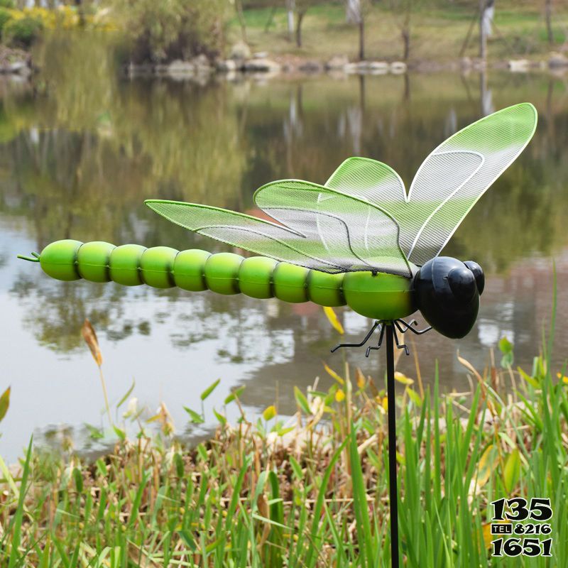 蜻蜓雕塑-兒童花園廣場卡通玻璃鋼蜻蜓雕塑 蜻蜓雕塑-兒童花園廣場卡通玻璃鋼蜻蜓雕塑高清圖片