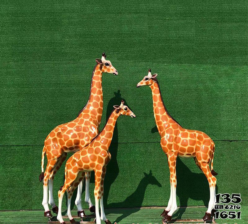 長頸鹿雕塑-戶外大型仿真動物景觀長頸鹿雕塑 長頸鹿雕塑-戶外大型仿真動物景觀長頸鹿雕塑高清圖片