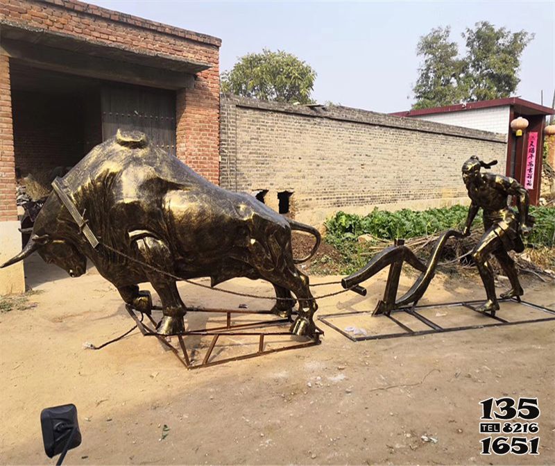 華爾街牛-街道邊擺放的耕地的玻璃鋼創(chuàng)意華爾街牛 華爾街牛-街道邊擺放的耕地的玻璃鋼創(chuàng)意華爾街牛高清圖片