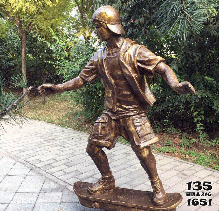 滑板雕塑-公園景觀玩滑板兒童人物彩繪玻璃鋼仿銅雕塑 滑板雕塑-公園景觀玩滑板兒童人物彩繪玻璃鋼仿銅雕塑高清圖片