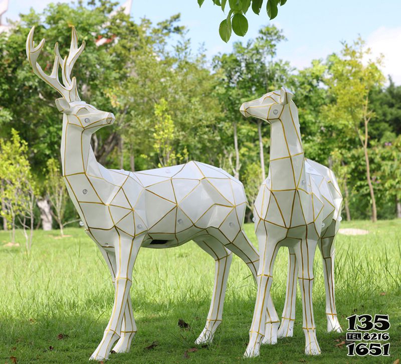 梅花鹿雕塑-幾何太陽能玻璃鋼戶外公園梅花鹿雕塑 梅花鹿雕塑-幾何太陽能玻璃鋼戶外公園梅花鹿雕塑高清圖片