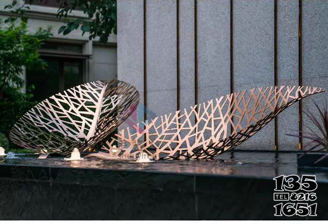 樹(shù)葉雕塑-城市街道創(chuàng)意不銹鋼鏤空樹(shù)葉雕塑 樹(shù)葉雕塑-城市街道創(chuàng)意不銹鋼鏤空樹(shù)葉雕塑高清圖片