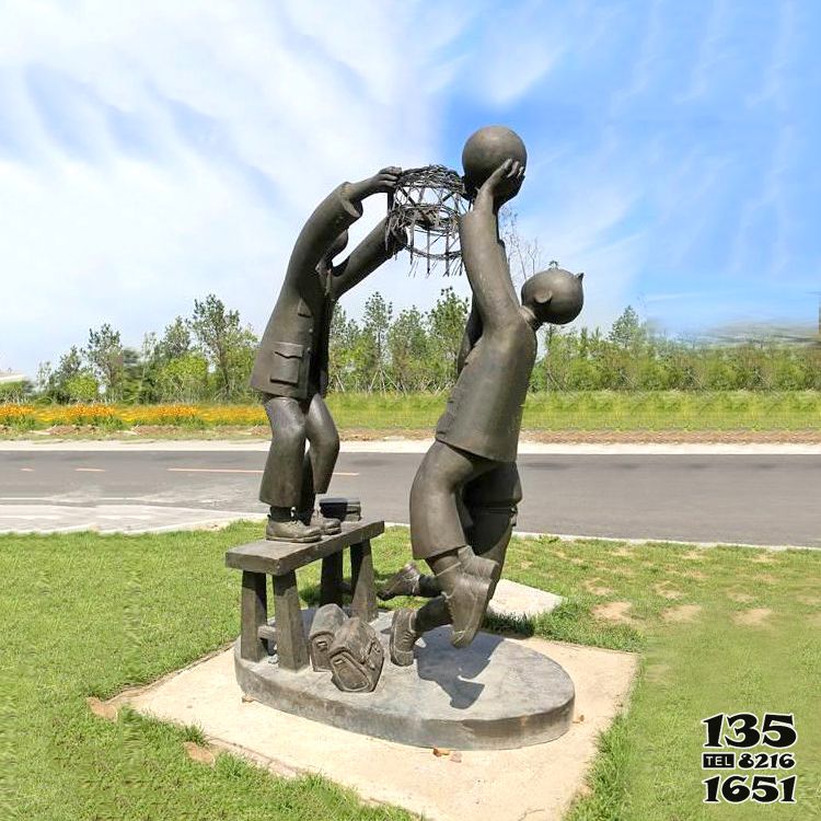 籃球雕塑-兒童打籃球公園情景小品玻璃鋼仿銅雕塑 籃球雕塑-兒童打籃球公園情景小品玻璃鋼仿銅雕塑高清圖片