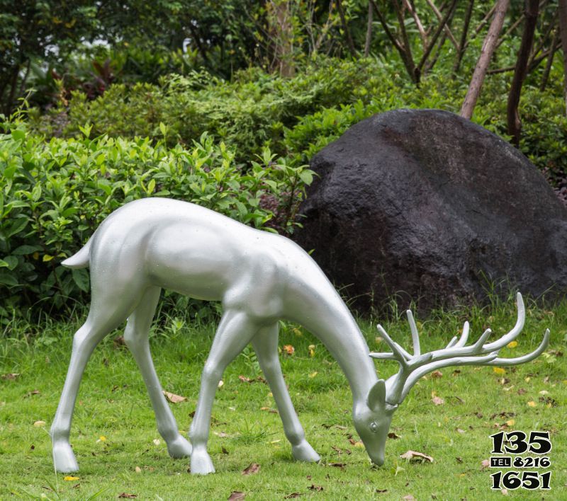 鹿雕塑-公園景區不銹鋼拋光低頭覓食的鹿雕塑 鹿雕塑-公園景區不銹鋼拋光低頭覓食的鹿雕塑高清圖片
