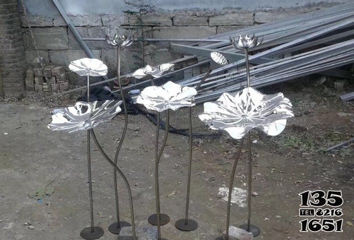 荷花雕塑-不銹鋼園林池塘裝飾荷花荷葉雕塑 荷花雕塑-不銹鋼園林池塘裝飾荷花荷葉雕塑高清圖片