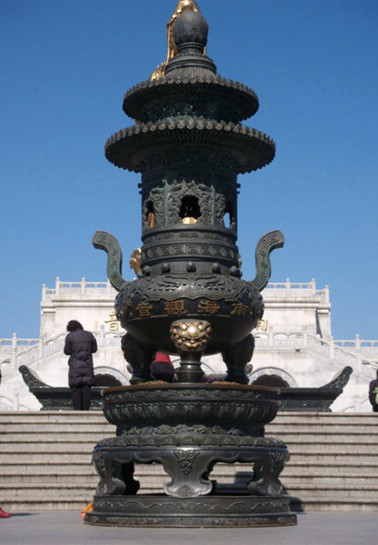 香爐雕塑-佛教寺院擺放鑄鐵元寶香爐雕塑 香爐雕塑-佛教寺院擺放鑄鐵元寶香爐雕塑高清圖片