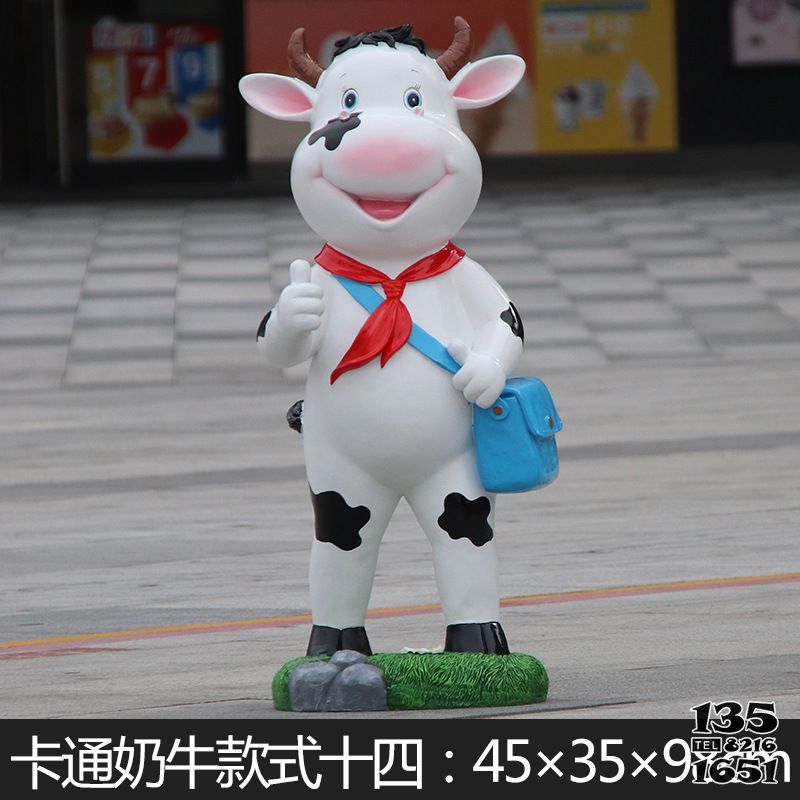 牛雕塑-商店一只背書包站立的玻璃鋼牛雕塑 牛雕塑-商店一只背書包站立的玻璃鋼牛雕塑高清圖片