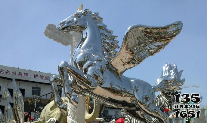 飛馬雕塑-廣場擺放的銀色的玻璃鋼創意飛馬雕塑 飛馬雕塑-廣場擺放的銀色的玻璃鋼創意飛馬雕塑高清圖片