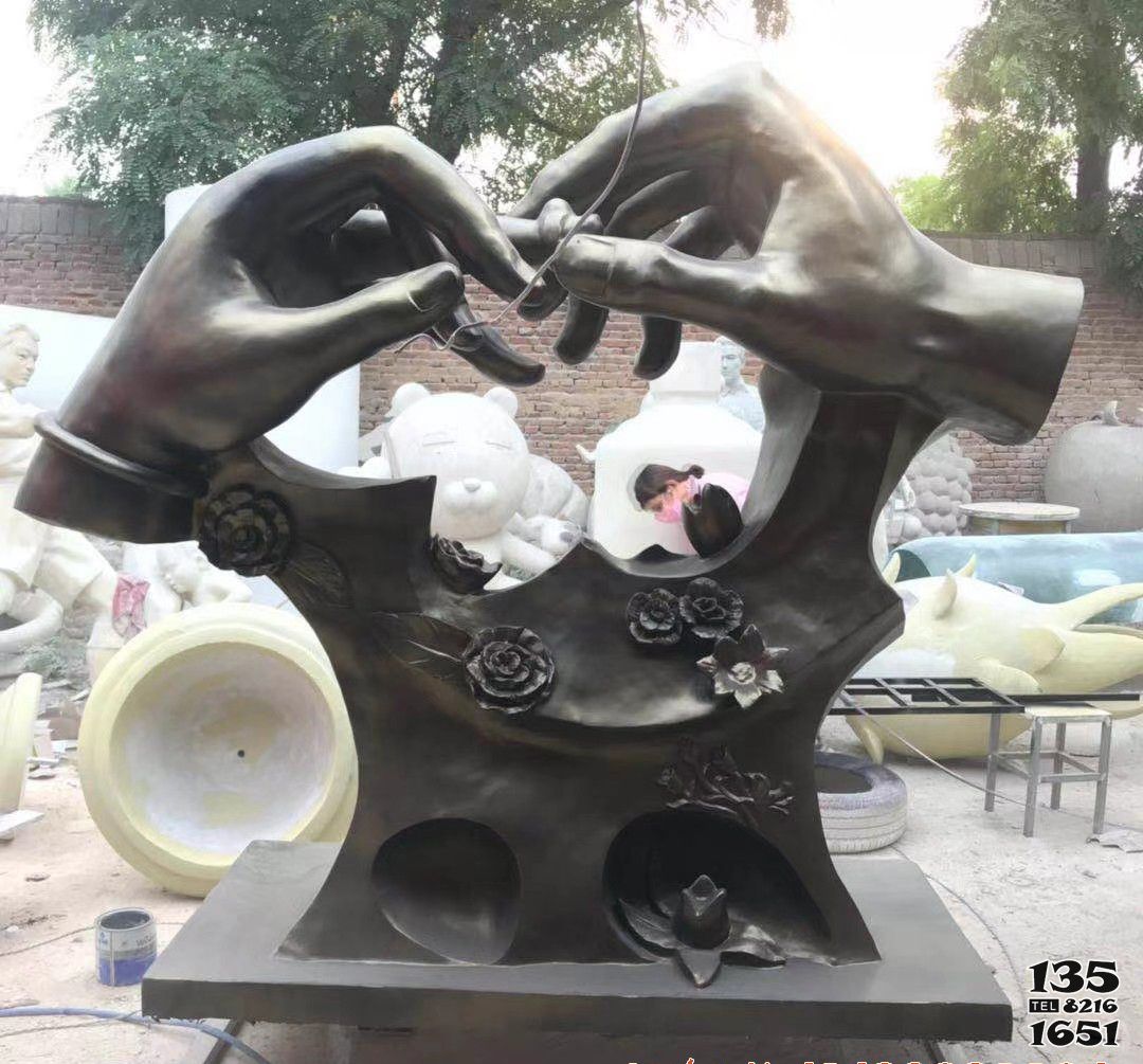 戒指雕塑-商場街邊創(chuàng)意鑄造青銅戒指雕塑 戒指雕塑-商場街邊創(chuàng)意鑄造青銅戒指雕塑高清圖片
