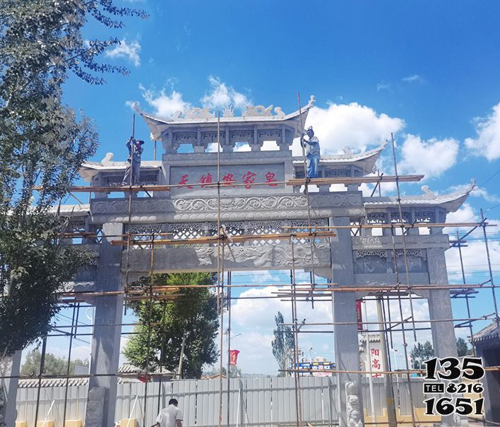 牌坊雕塑-景區鏤空浮雕仿古城樓門牌坊石雕 牌坊雕塑-景區鏤空浮雕仿古城樓門牌坊石雕高清圖片