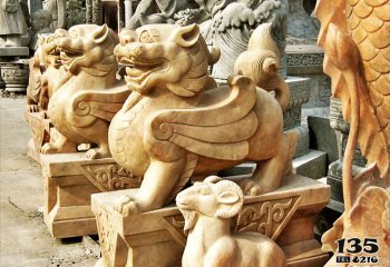貔貅雕塑-戶外景區(qū)黃蠟石石雕鎮(zhèn)宅辟邪貔貅雕塑