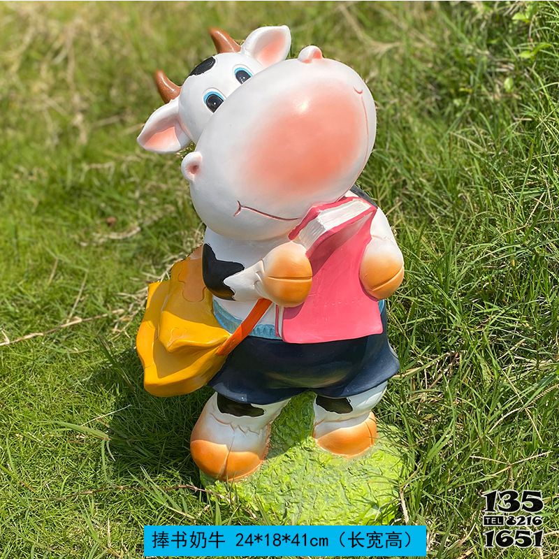 牛雕塑-幼兒園一只背書包的玻璃鋼彩繪牛雕塑 牛雕塑-幼兒園一只背書包的玻璃鋼彩繪牛雕塑高清圖片