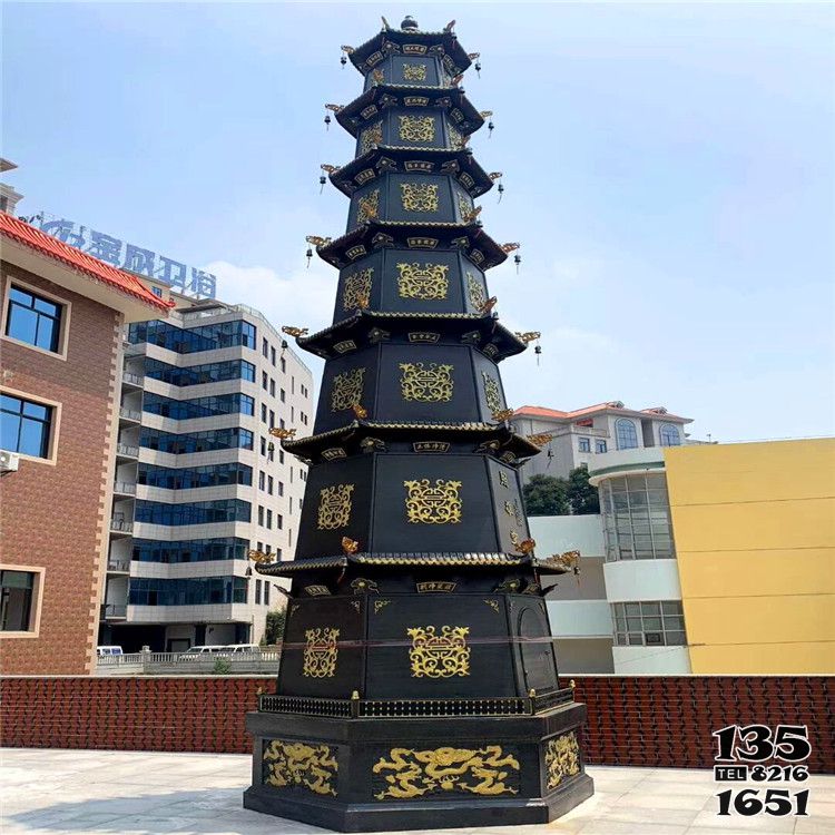佛塔雕塑-城市廣場擺放鎏金鑄鐵千佛塔 佛塔雕塑-城市廣場擺放鎏金鑄鐵千佛塔高清圖片