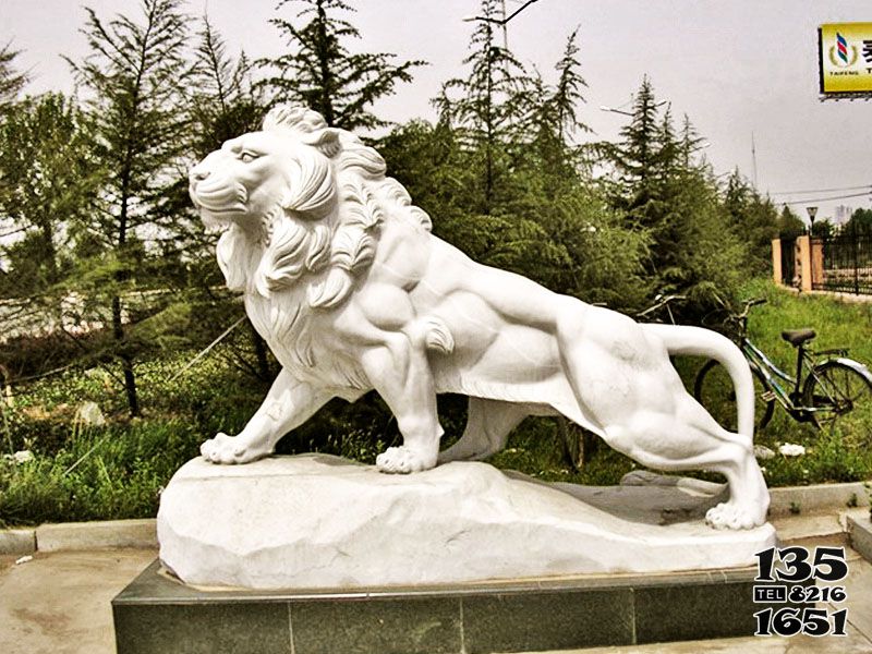 獅子雕塑-景區漢白玉石雕大型戶外園林景觀行走的獅子雕塑 獅子雕塑-景區漢白玉石雕大型戶外園林景觀行走的獅子雕塑高清圖片