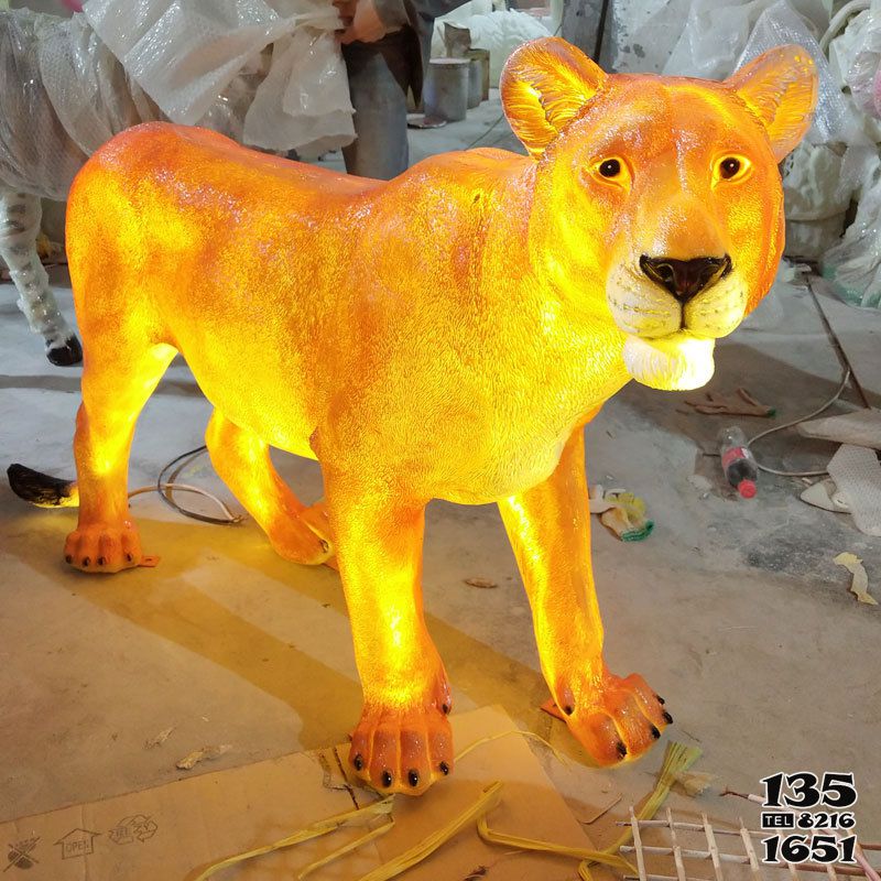 獅子雕塑-玻璃鋼大型仿真動物夜晚照明獅子雕塑 獅子雕塑-玻璃鋼大型仿真動物夜晚照明獅子雕塑高清圖片