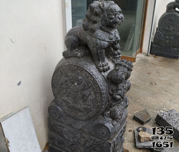 抱鼓石門墩雕塑-庭院景觀仿古浮雕獅子型抱鼓石 抱鼓石門墩雕塑-庭院景觀仿古浮雕獅子型抱鼓石高清圖片