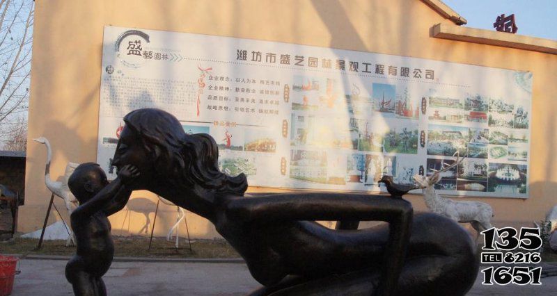 親情雕塑-抽象母愛(ài)公園景觀裝飾品銅雕親情雕塑 親情雕塑-抽象母愛(ài)公園景觀裝飾品銅雕親情雕塑高清圖片