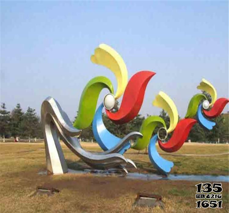 風車雕塑-公園大學街邊彩繪抽象不銹鋼風箏雕塑 風車雕塑-公園大學街邊彩繪抽象不銹鋼風箏雕塑高清圖片