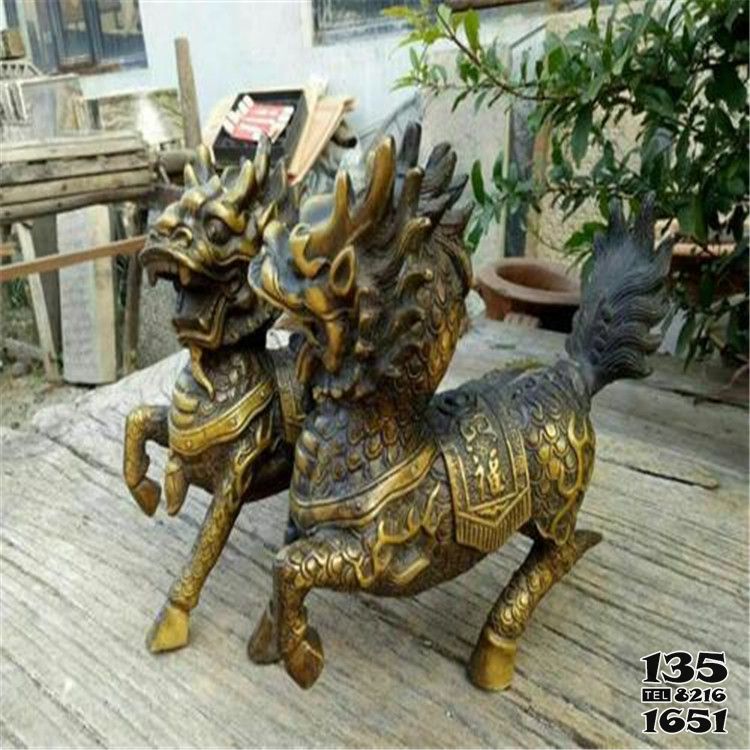 麒麟雕塑-庭院不銹鋼仿古做舊一對(duì)麒麟雕塑 麒麟雕塑-庭院不銹鋼仿古做舊一對(duì)麒麟雕塑高清圖片